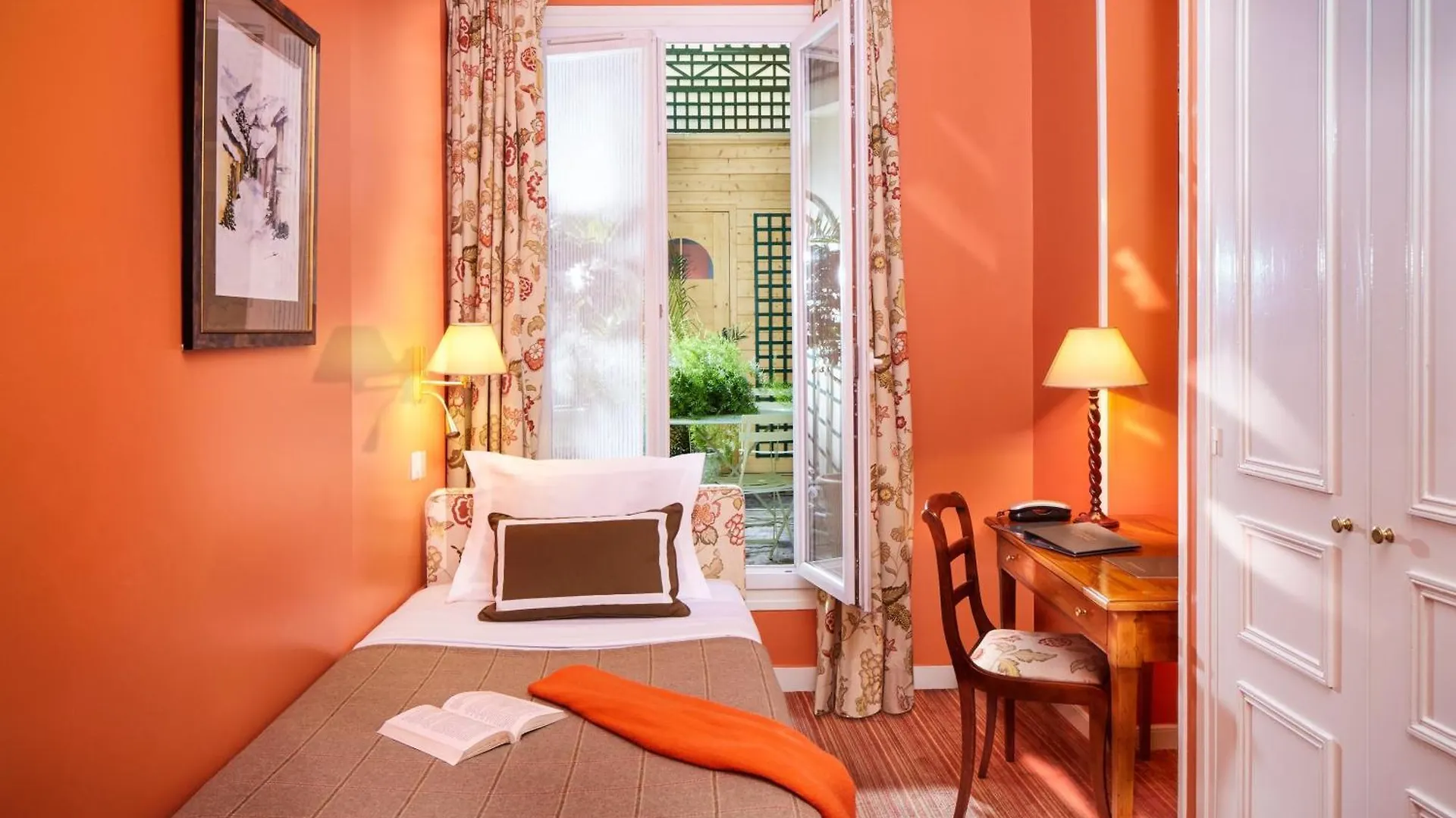Hotel Relais Du Louvre Paris