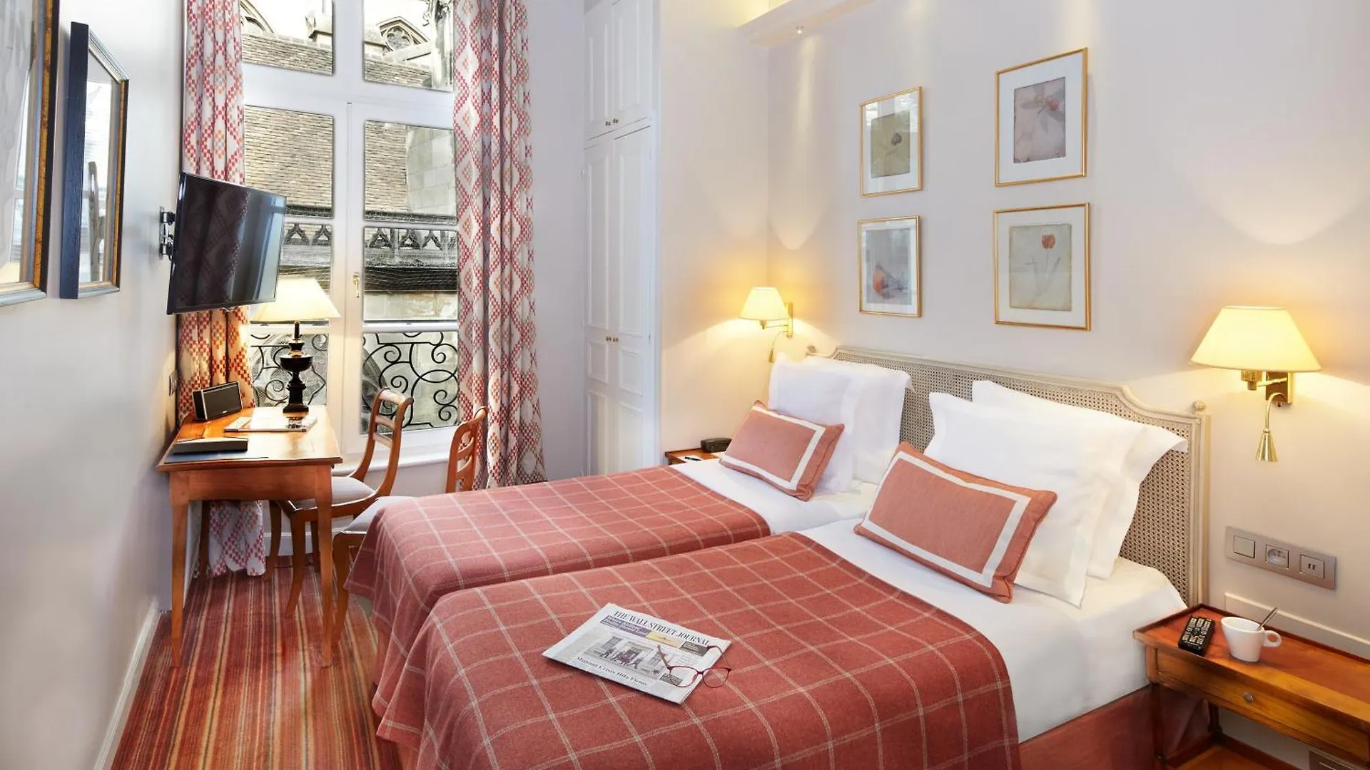 Hotel Relais Du Louvre Paris