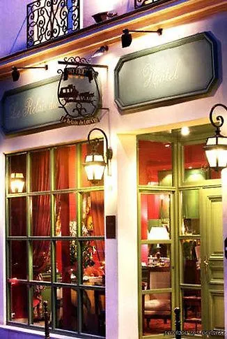 Relais Du Louvre Hotel